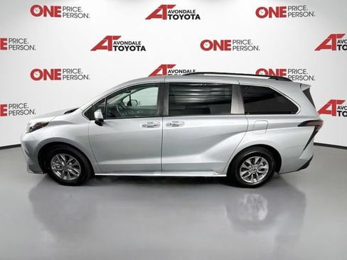 Certified 2024 Toyota Sienna XLE FWD image 5