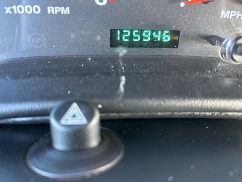 Used 2004 Jeep Wrangler Sahara w/ Dual Top Group image 17