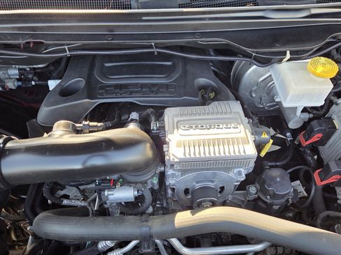 Used 2020 RAM 1500 Laramie AWD/4WD image 39