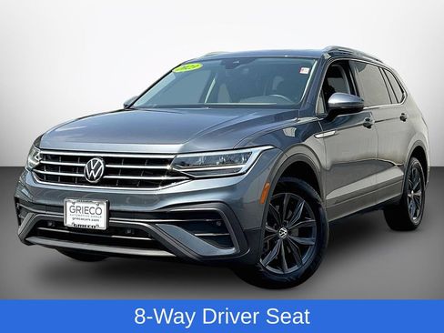 Used 2023 Volkswagen Tiguan SE AWD/4WD image 3