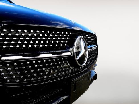 Used 2021 Mercedes-Benz GLC 300 w/ AMG Line image 8