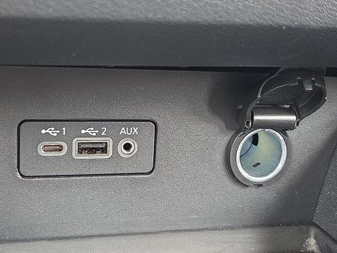 Used 2025 Nissan Altima 2.5 SV FWD image 17