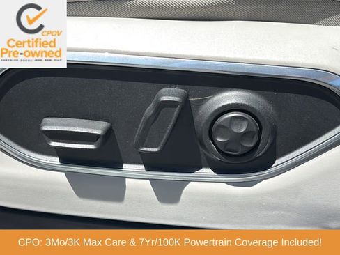 Certified 2024 Jeep Wagoneer Series II w/ Flexible Seating Group RWD image 13