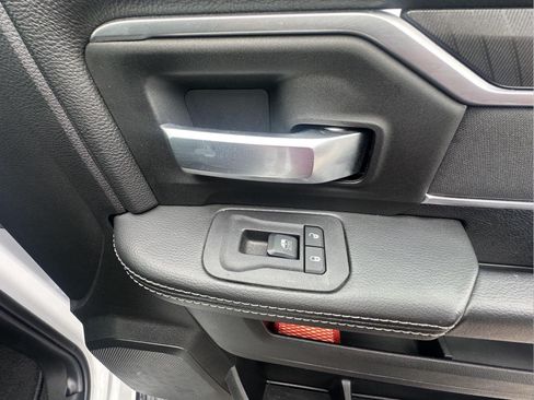 Used 2025 RAM 2500 Big Horn AWD/4WD image 39