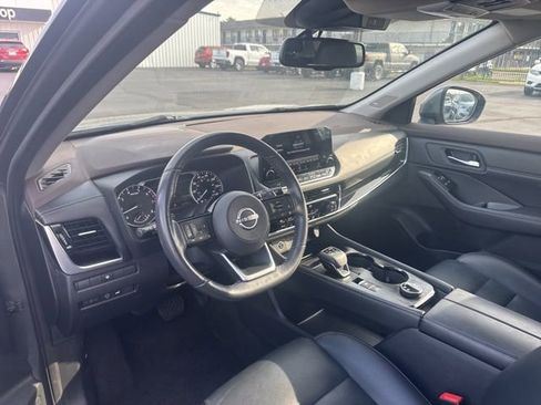 Used 2023 Nissan Rogue SL w/ SL Premium Package image 9