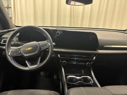 Used 2026 Chevrolet Traverse LT FWD image 18