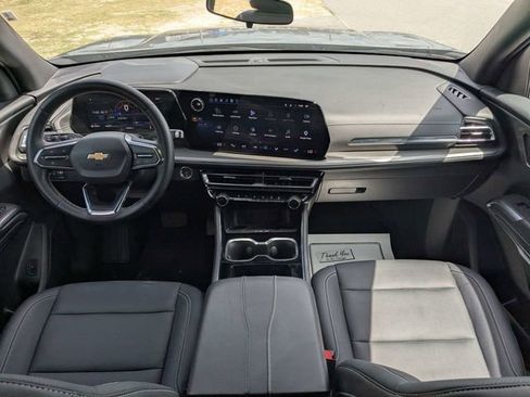 Used 2026 Chevrolet Traverse LT AWD/4WD image 16