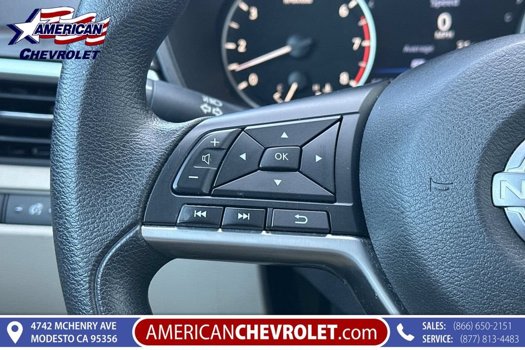 Used 2025 Nissan Altima 2.5 SV FWD image 31
