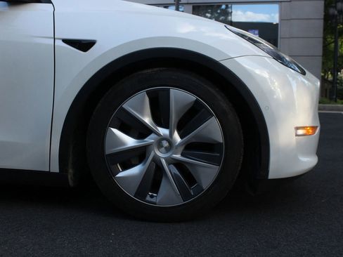 Used 2020 Tesla Model Y Long Range AWD/4WD image 4