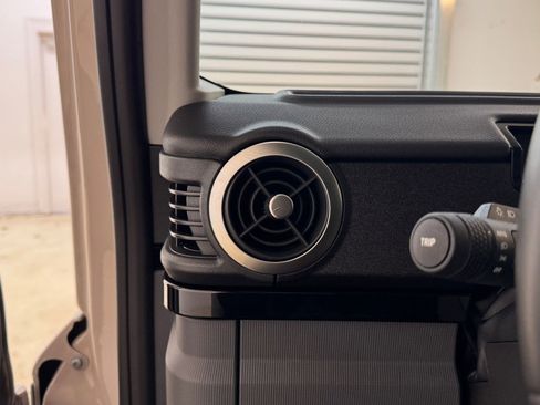 Used 2024 INEOS Grenadier Fieldmaster Edition image 33