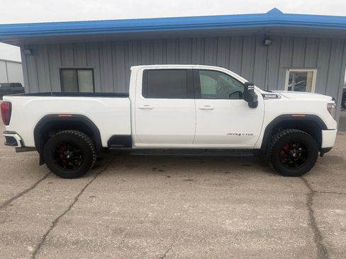 Used 2020 GMC Sierra 2500 AT4 w/ AT4 Premium Package image 4