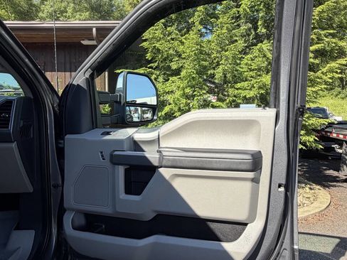 Used 2022 Ford F250 XLT w/ XLT Premium Package AWD/4WD image 38