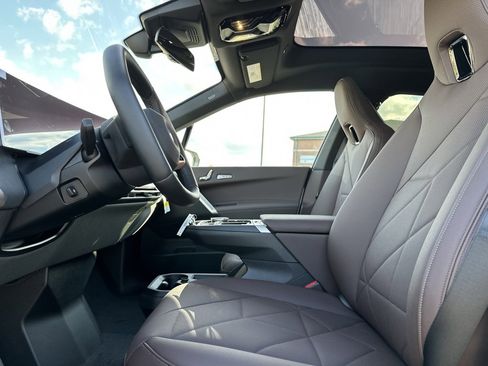 New 2026 BMW iX xDrive45 w/ Premium Package image 15