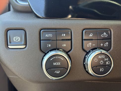 Used 2024 GMC Sierra 3500 SLT w/ SLT Premium Package image 15