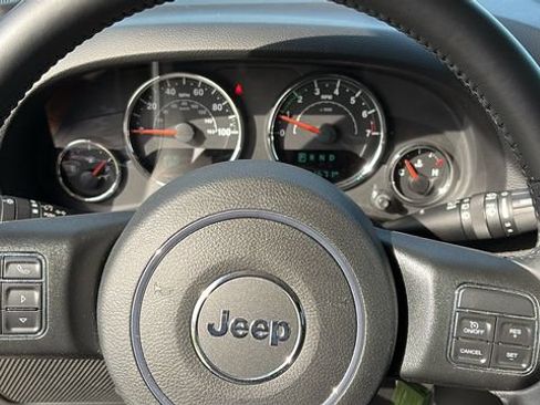 Used 2017 Jeep Wrangler Sport AWD/4WD image 11