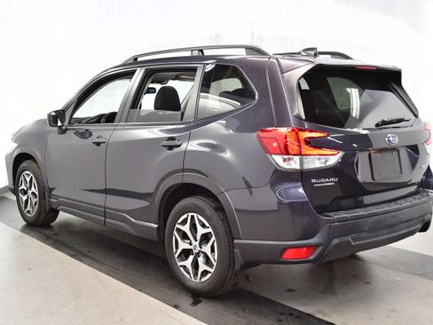Used 2019 Subaru Forester Premium w/ All-Weather Package image 5
