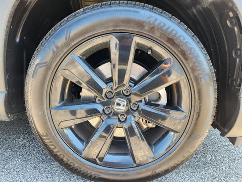 Certified 2025 Honda Pilot Black Edition image 5