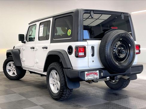 Used 2018 Jeep Wrangler Unlimited Sport S AWD/4WD image 10