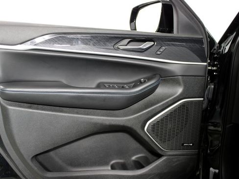 Used 2022 Jeep Grand Cherokee Trailhawk image 6