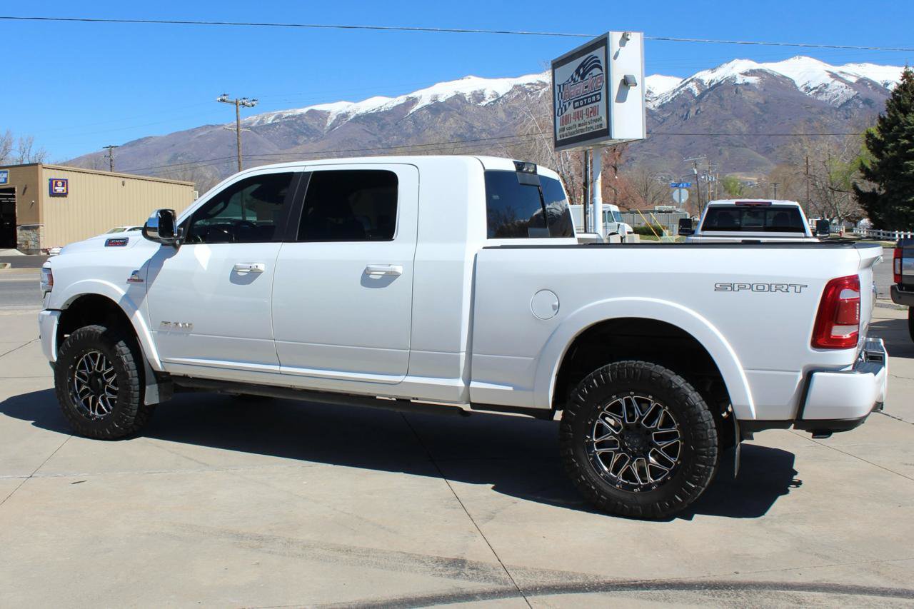 Used 2022 RAM 3500 Laramie AWD/4WD image 5