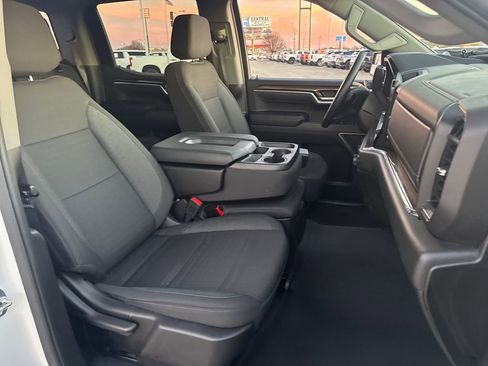 Used 2025 Chevrolet Silverado 1500 LT image 13