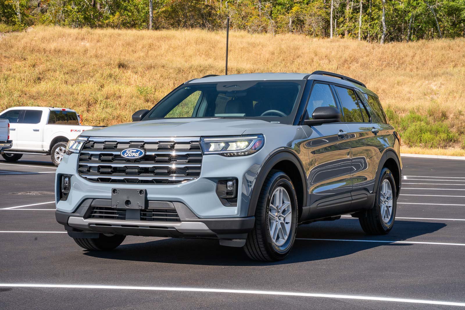 New 2027 Ford Explorer Active w/ Active Comfort Package RWD image 3