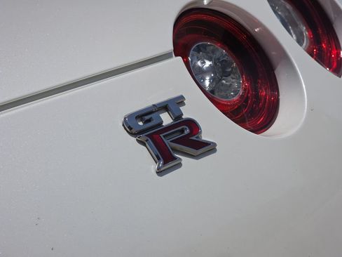 Used 2016 Nissan GT-R Premium AWD/4WD image 36