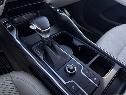 Used 2023 Kia Sorento S image 18