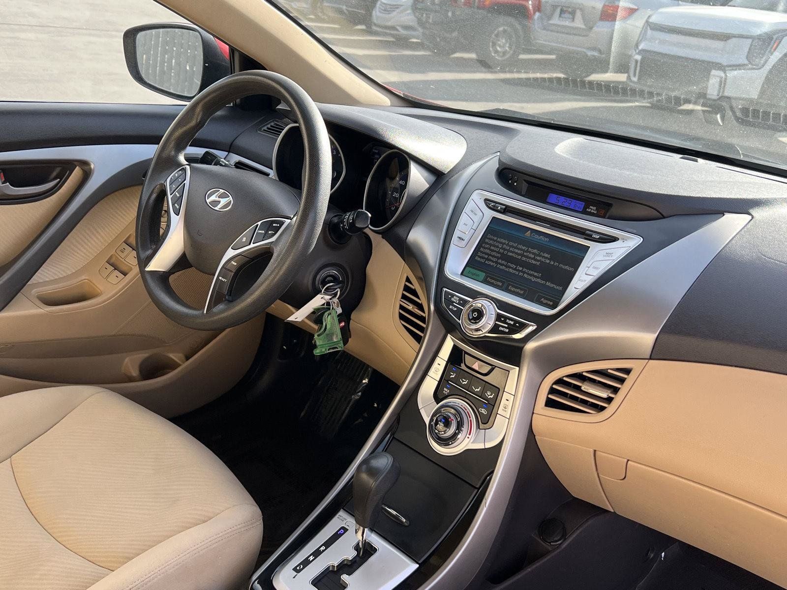 Used 2011 Hyundai Elantra GLS w/ Navigation Pkg 4 FWD image 3