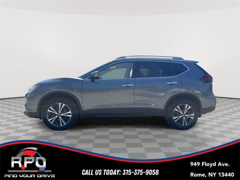 Used 2019 Nissan Rogue SV w/ Sun & Sound Touring Package AWD/4WD image 2