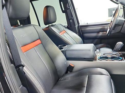 Used 2017 Ford Expedition Platinum RWD image 28