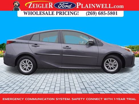 Used 2022 Toyota Prius L Eco image 6