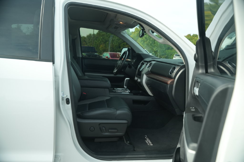 Used 2021 Toyota Tundra Limited w/ Limited Premium Package AWD/4WD image 22