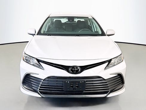 Used 2022 Toyota Camry LE FWD image 2