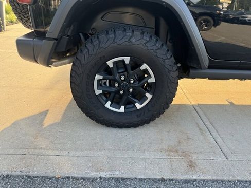 Used 2025 Jeep Wrangler Unlimited Rubicon 4xe w/ Technology Group image 7