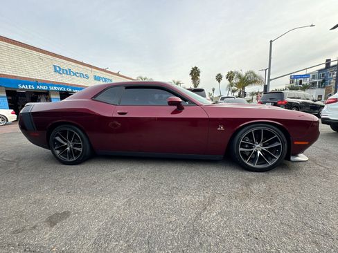 Used 2017 Dodge Challenger R/T Scat Pack image 5