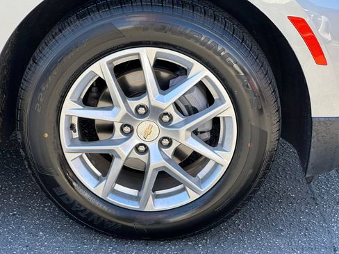 Used 2024 Chevrolet Equinox LT FWD image 12