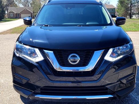 Used 2019 Nissan Rogue S w/ Special Edition Package image 10