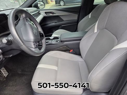 Used 2025 Toyota Camry SE w/ Convenience Package FWD image 8