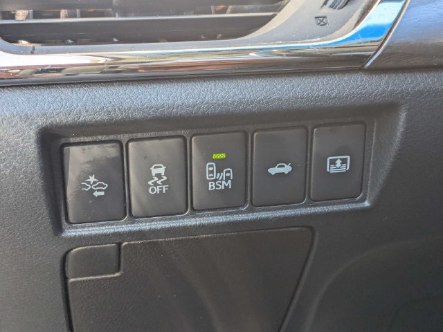 Used 2016 Toyota Avalon Limited w/ Toyota Safety Sense Package FWD image 21