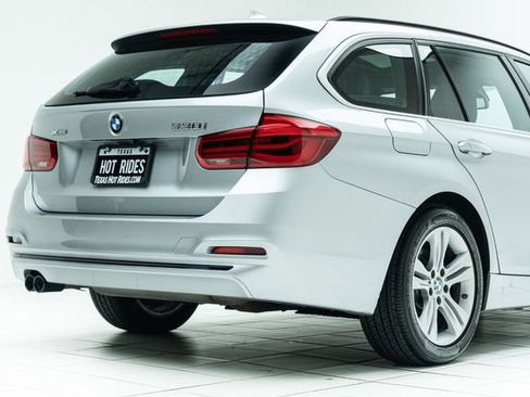 Used 2018 BMW 330i xDrive Wagon AWD/4WD image 14