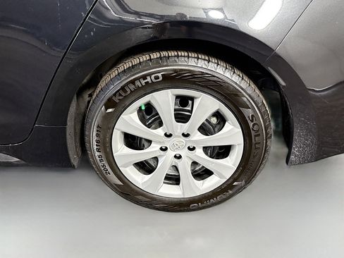 Used 2022 Toyota Corolla LE image 36