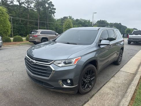 Used 2021 Chevrolet Traverse LT FWD image 4