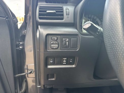 Used 2018 Toyota 4Runner TRD Off-Road Premium image 32