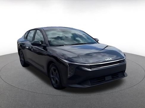 Used 2025 Kia K4 FWD image 3
