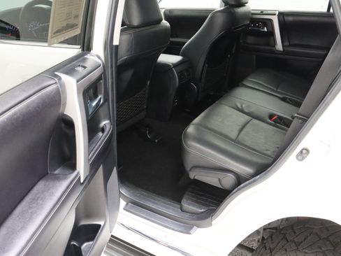 Used 2016 Toyota 4Runner Limited AWD/4WD image 30