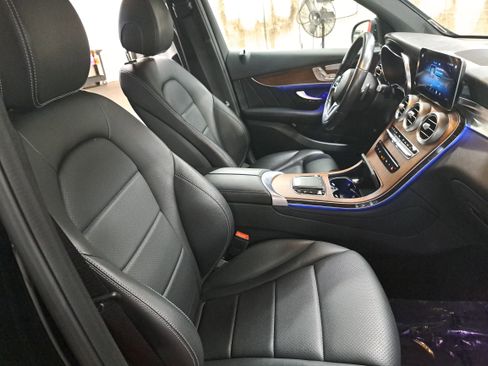 Used 2022 Mercedes-Benz GLC 300 4MATIC image 10