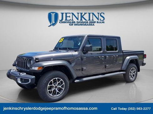 New 2025 Jeep Gladiator Sport image 1