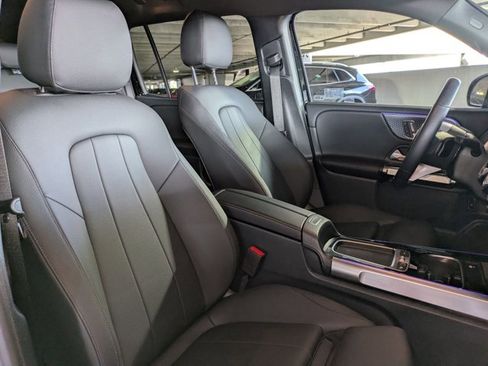 Certified 2025 Mercedes-Benz GLB 250 image 19