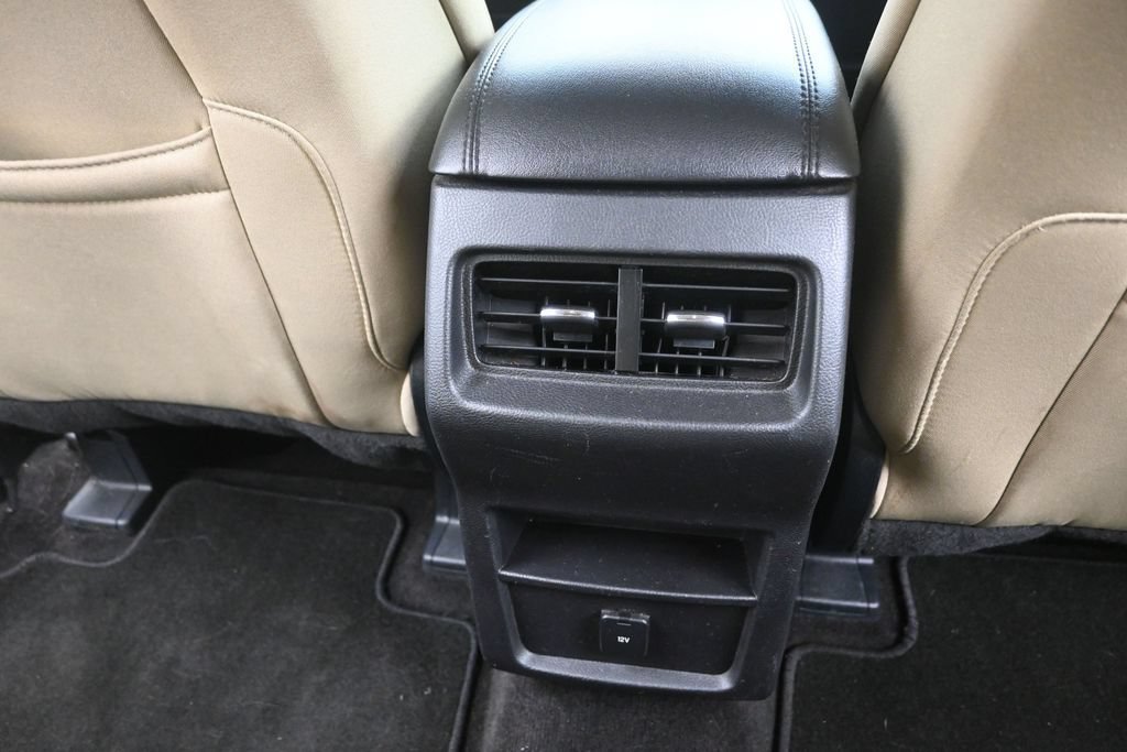Used 2018 Ford Edge SEL FWD image 12